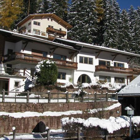 Holiday Apartments Costanzi Ορτιζέι Εξωτερικό φωτογραφία
