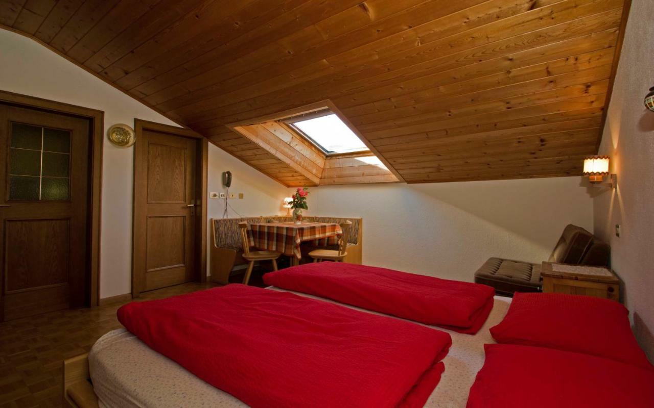 Holiday Apartments Costanzi Ορτιζέι Εξωτερικό φωτογραφία